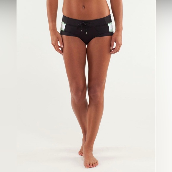 Lululemon Heat It Up Hot Yoga Shorts Bottoms 4 - Picture 12 of 12